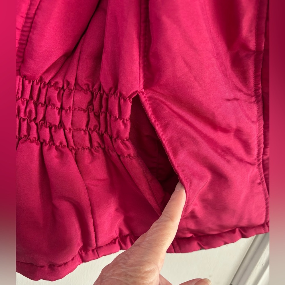 Cowgirl Tuff camo Never Give Up vest. M. Hot pink accents and lining. Preloved - Picture 10 of 12
